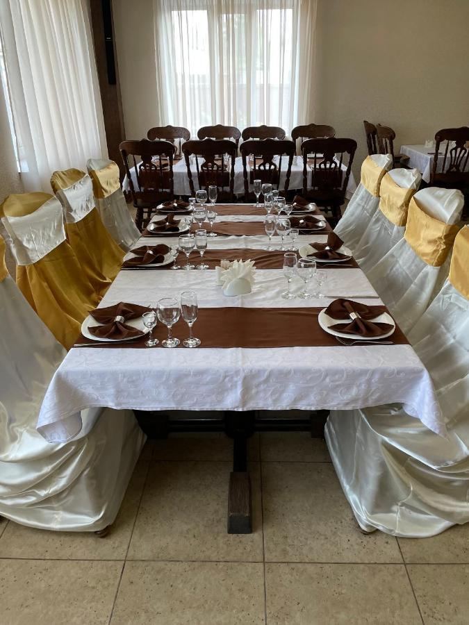 Hotel Grant Pesochin Dış mekan fotoğraf