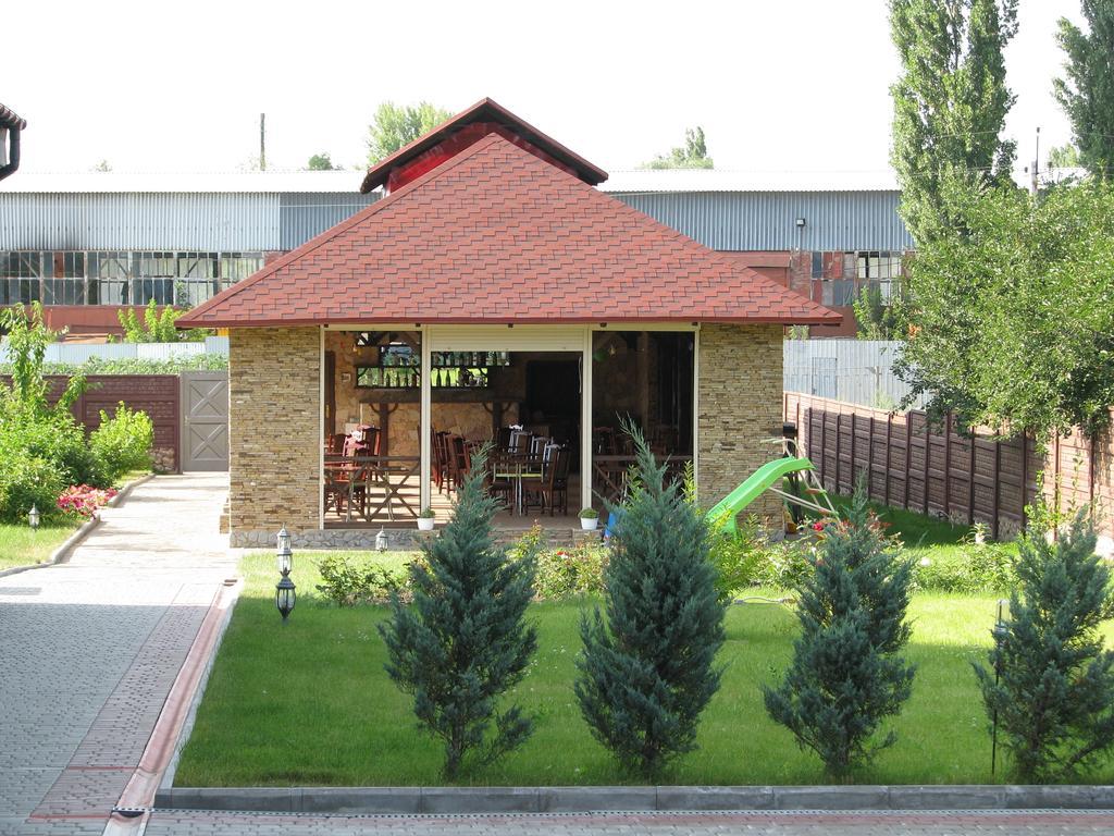 Hotel Grant Pesochin Dış mekan fotoğraf