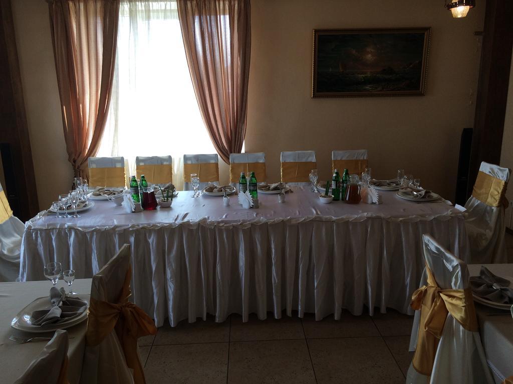 Hotel Grant Pesochin Dış mekan fotoğraf
